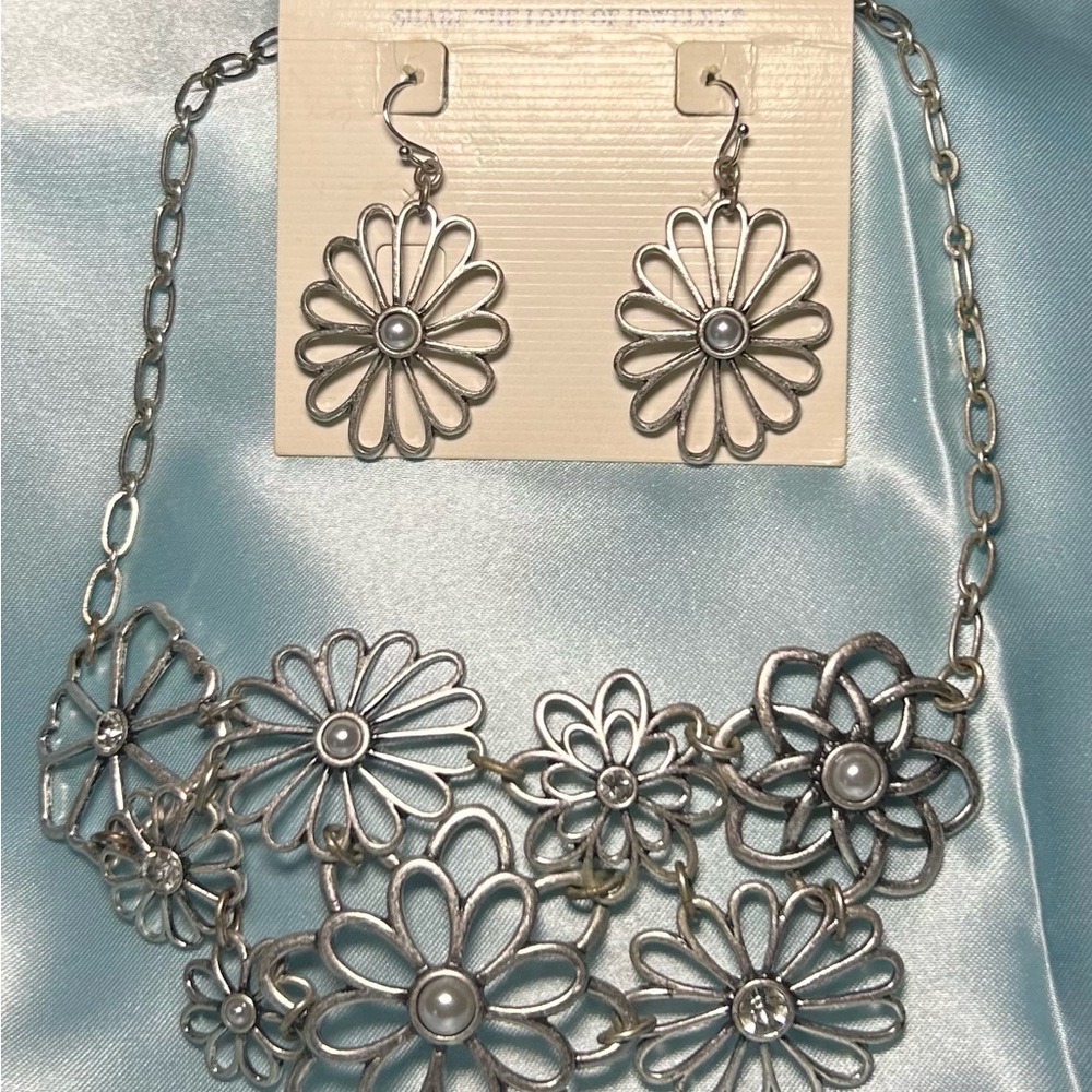 Lia Sophia Silver Daisy Necklace
